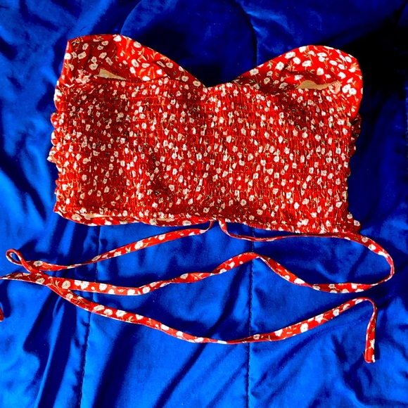 Shein Crop Top Medium Red Floral - Picture 2 of 3